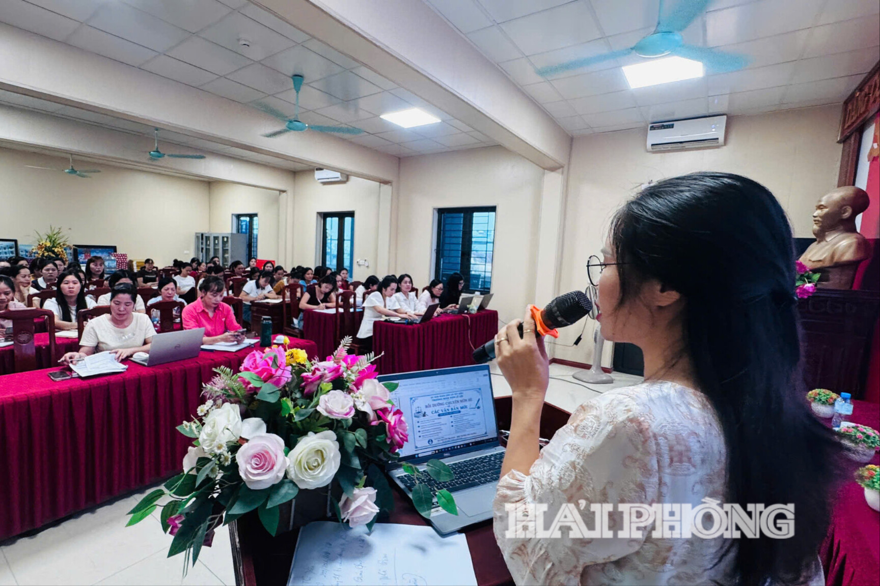 boi-duong-chuyen-mon(1).jpg