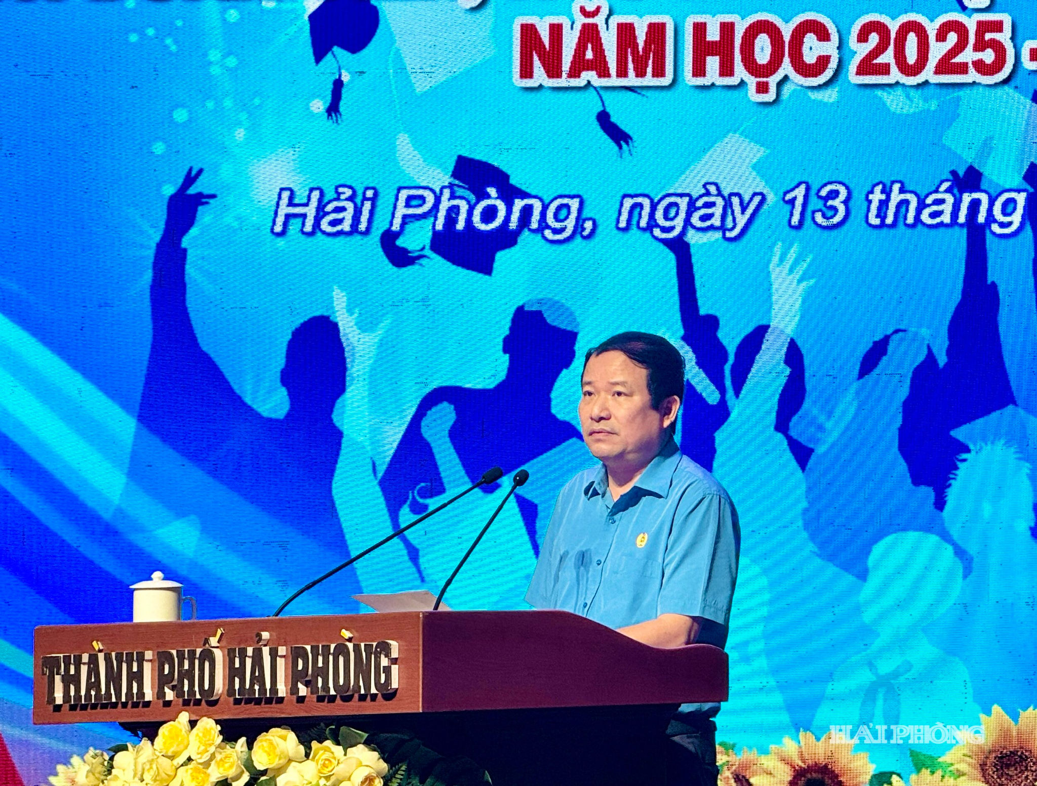 Chủ tịch Liên đoàn Lao động thành phố Nguyễn Anh Tuân phát biểu khai mạc hội nghị.