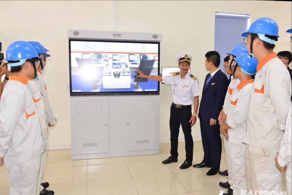 hop-tac-quoc-te-2-(1).jpg