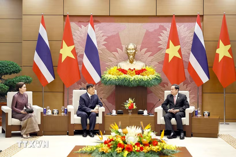 Chủ tịch Quốc hội Trần Thanh Mẫn hội kiến Nhà vua Thái Lan Maha Vajiralongkorn Phra Vajiraklaochaoyuhua và Hoàng hậu Suthida Bajrasudhabimalalakshana. (Ảnh: Doãn Tấn/TTXVN)