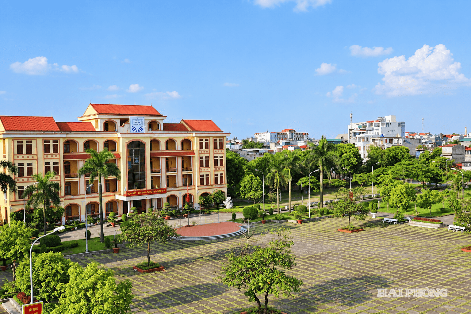 nguyen-trai-8.png