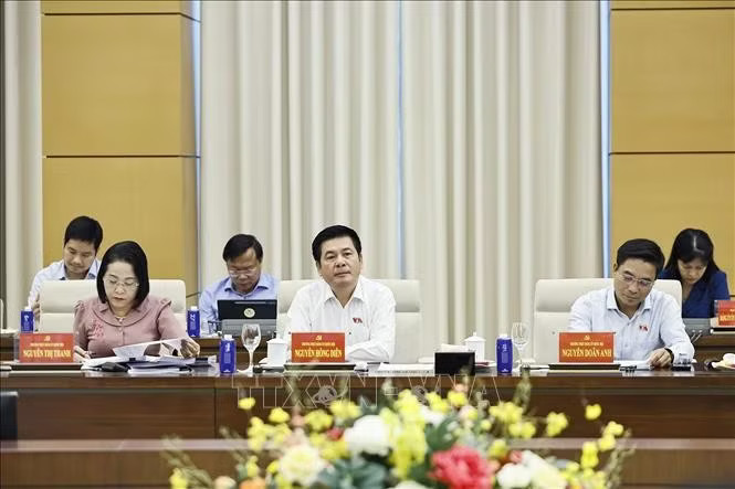 ze980drywnflk65nz-_potal-hoi-nghi-thong-qua-ket-qua-kiem-tra-giam-sat-doi-voi-ban-thuong-vu-dang-uy-quoc-hoi-stand-6005.jpg.avif