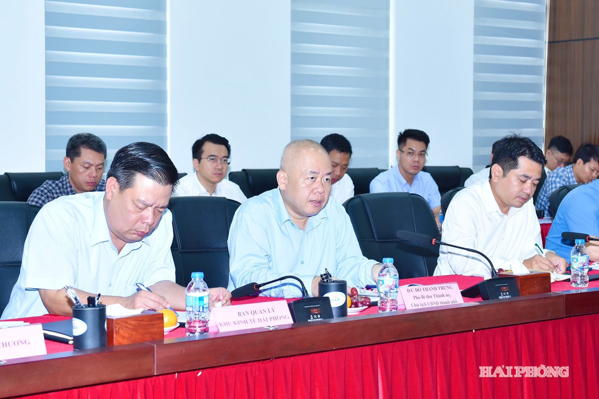 Đồng chí Đỗ Thành Trung, Phó Bí thư Thành uỷ, Chủ tịch UBND thành phố chủ trì cuộc làm việc tại Công ty TNHH Liên hợp Đầu tư Thâm Việt.