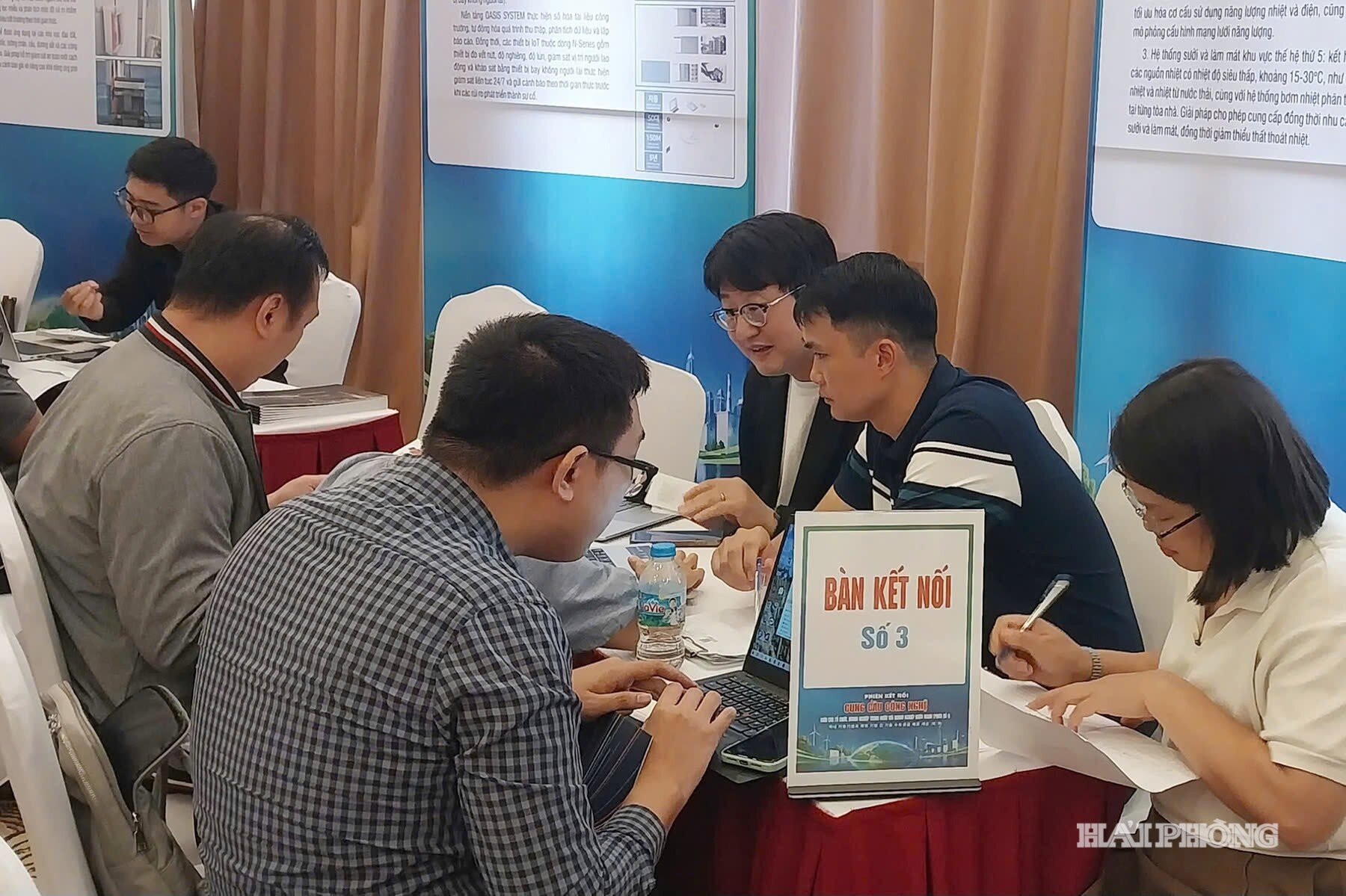 Các doanh nghiệp tham gia Phiên kết nối 1-1.