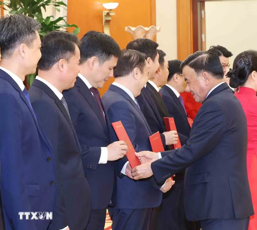 tran cam tu