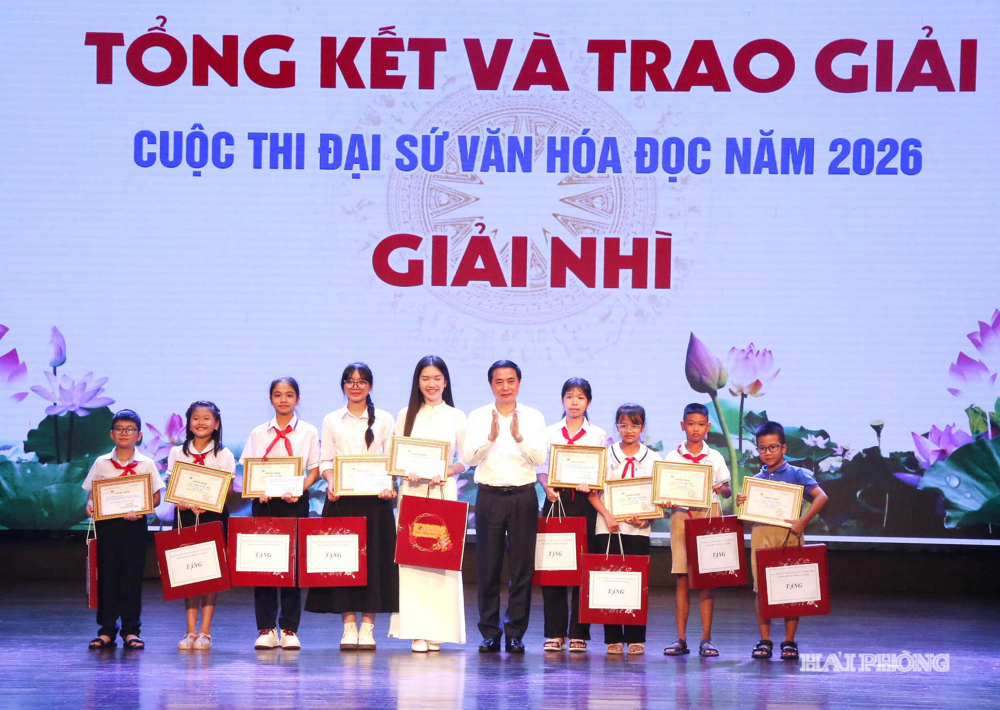 nhi.jpg