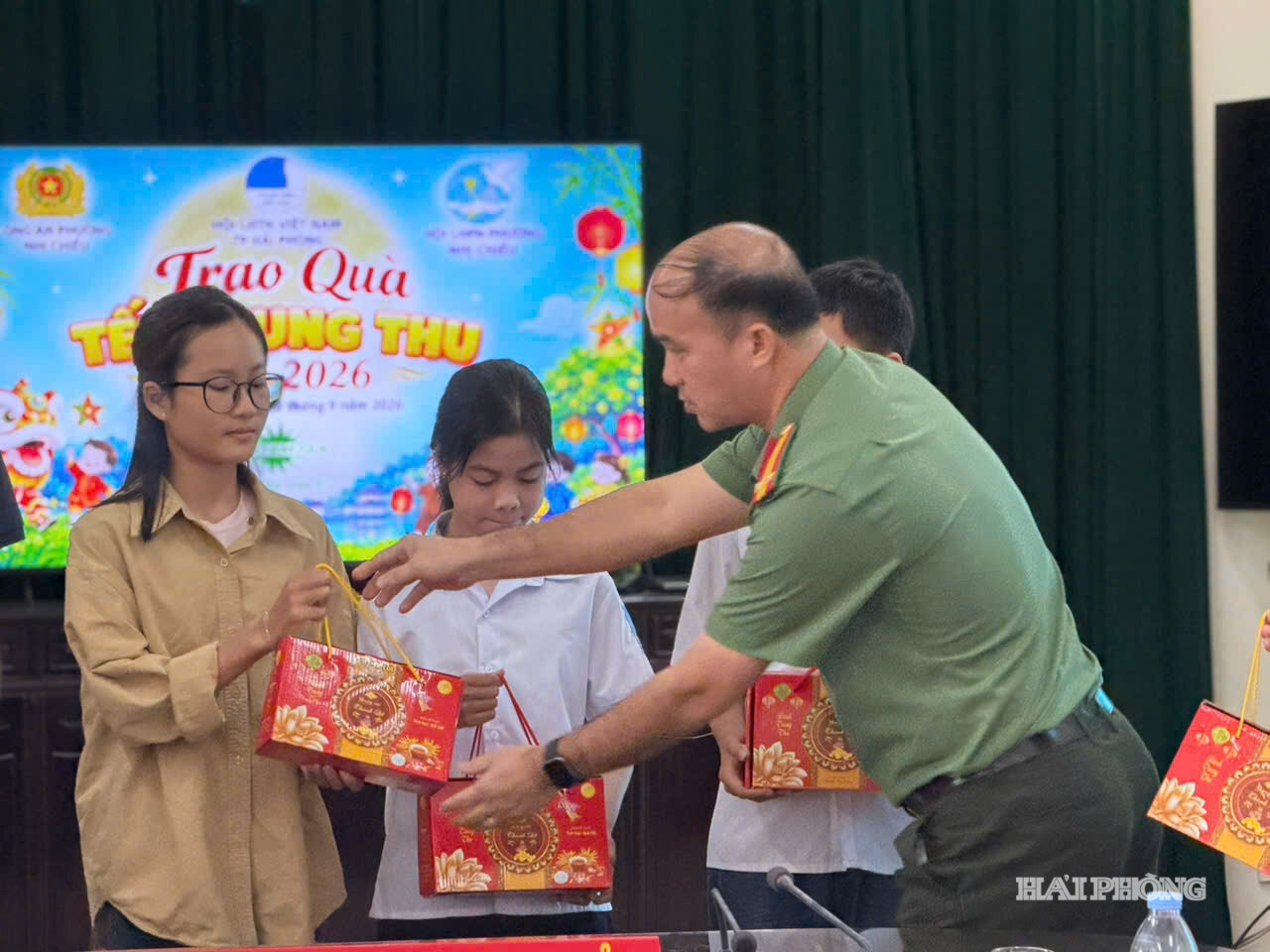 trao-qua-trung-thu (2)