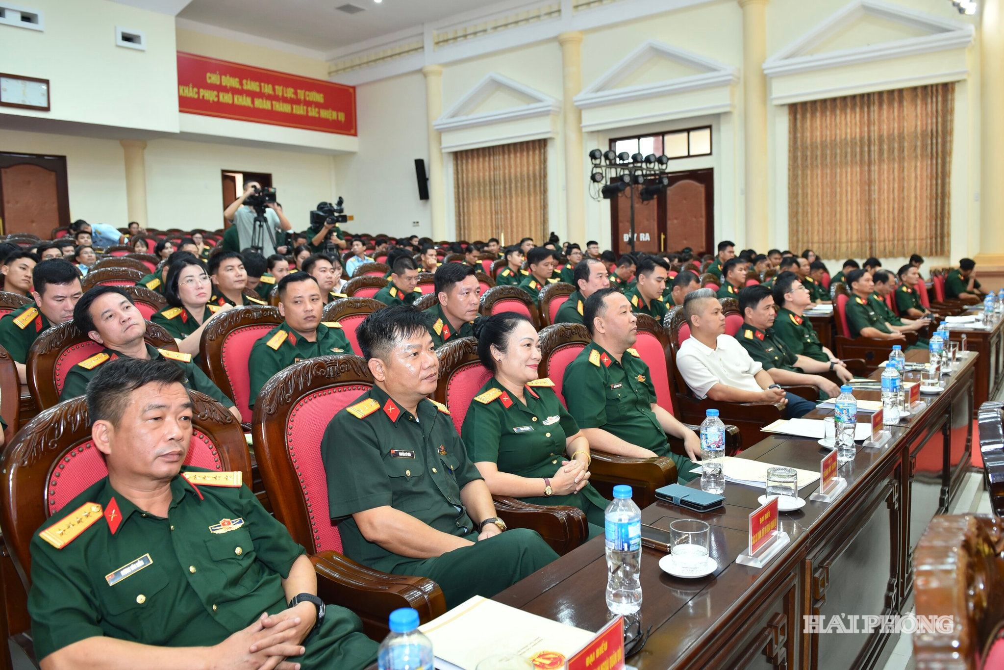 Các đại biểu dự khai mạc lớp tập huấn.