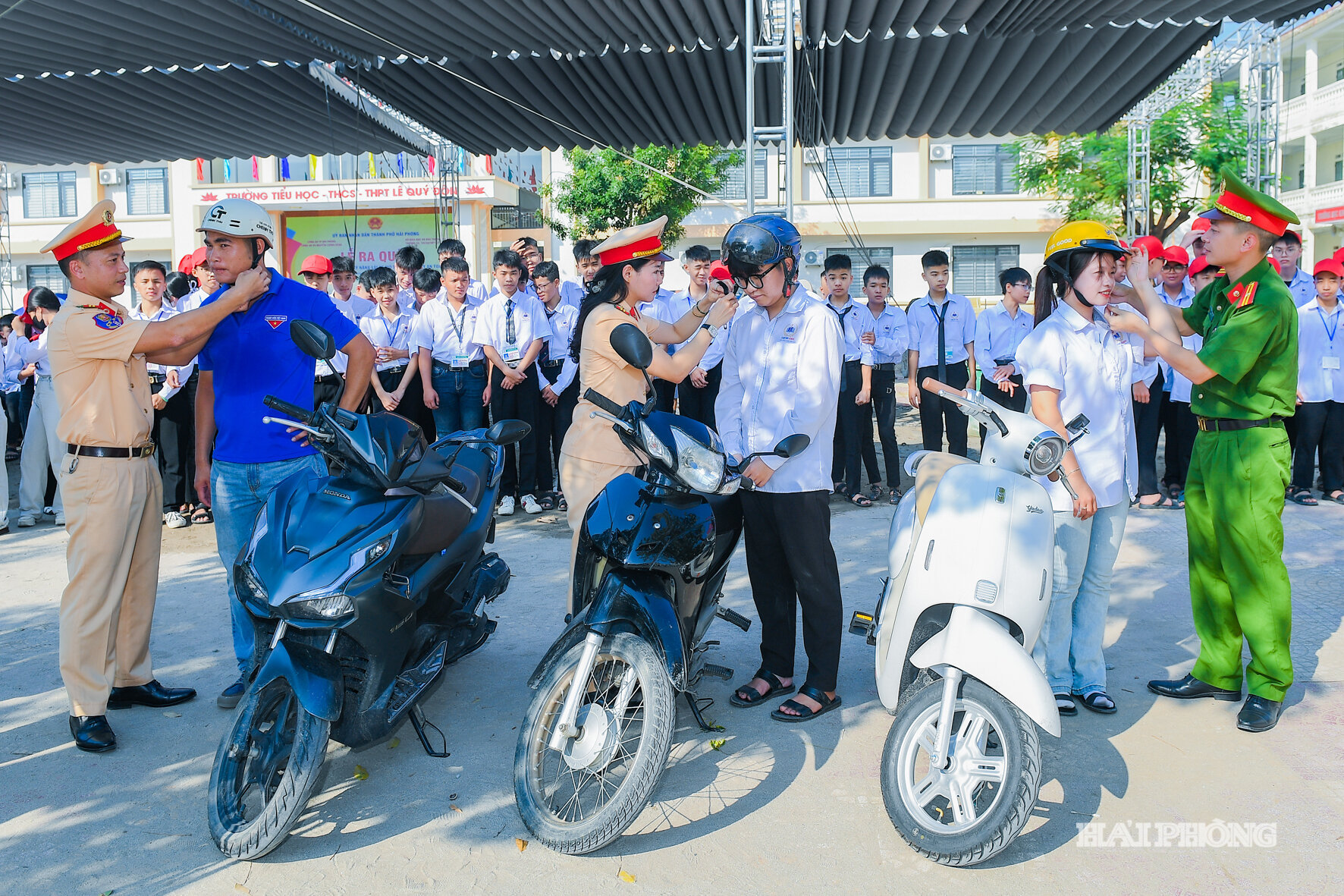 canh-sat.jpg