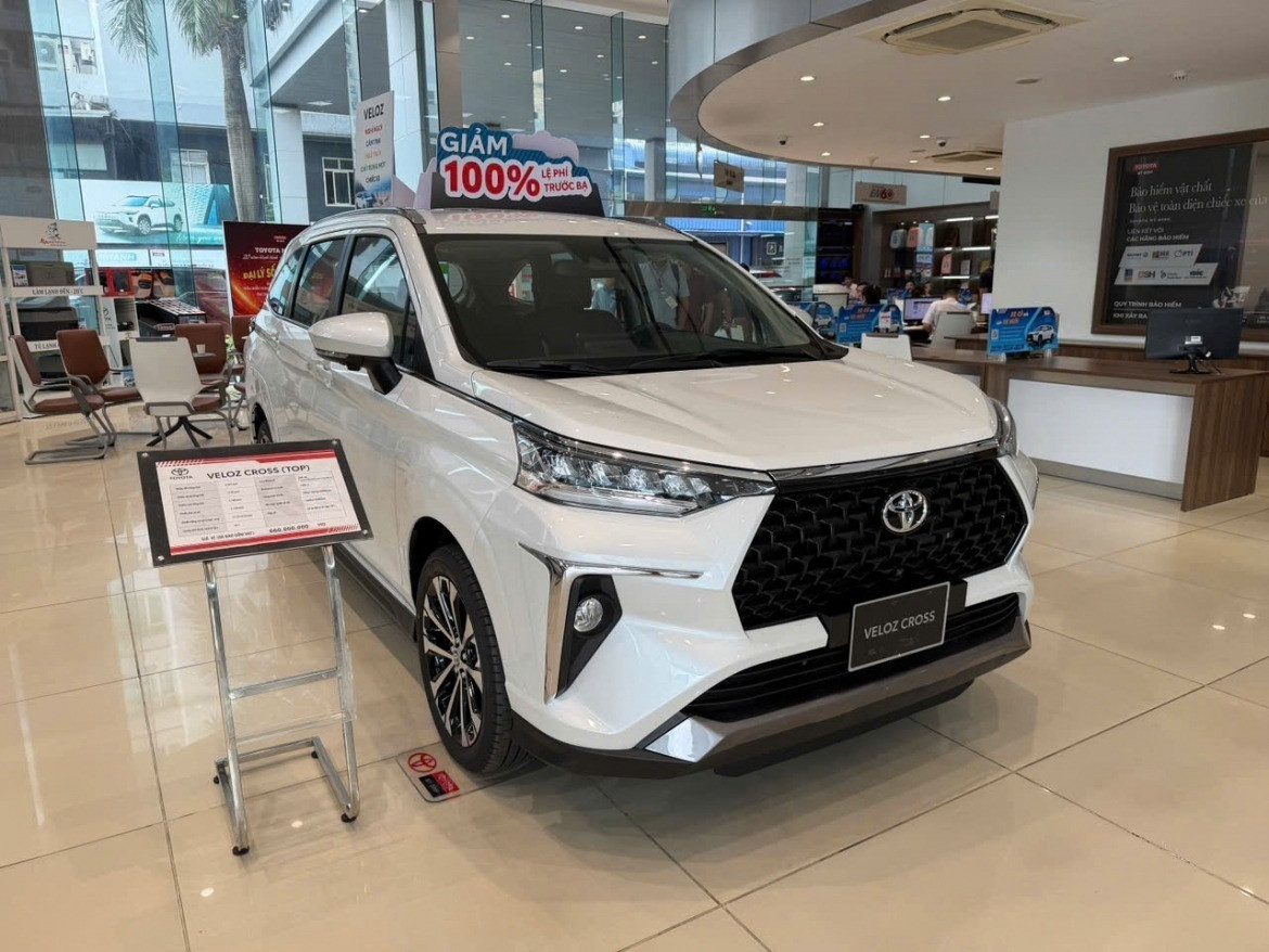 Toyota Veloz Cross đang được ưu đãi 100% phí trước bạ trong tháng 9/2026.