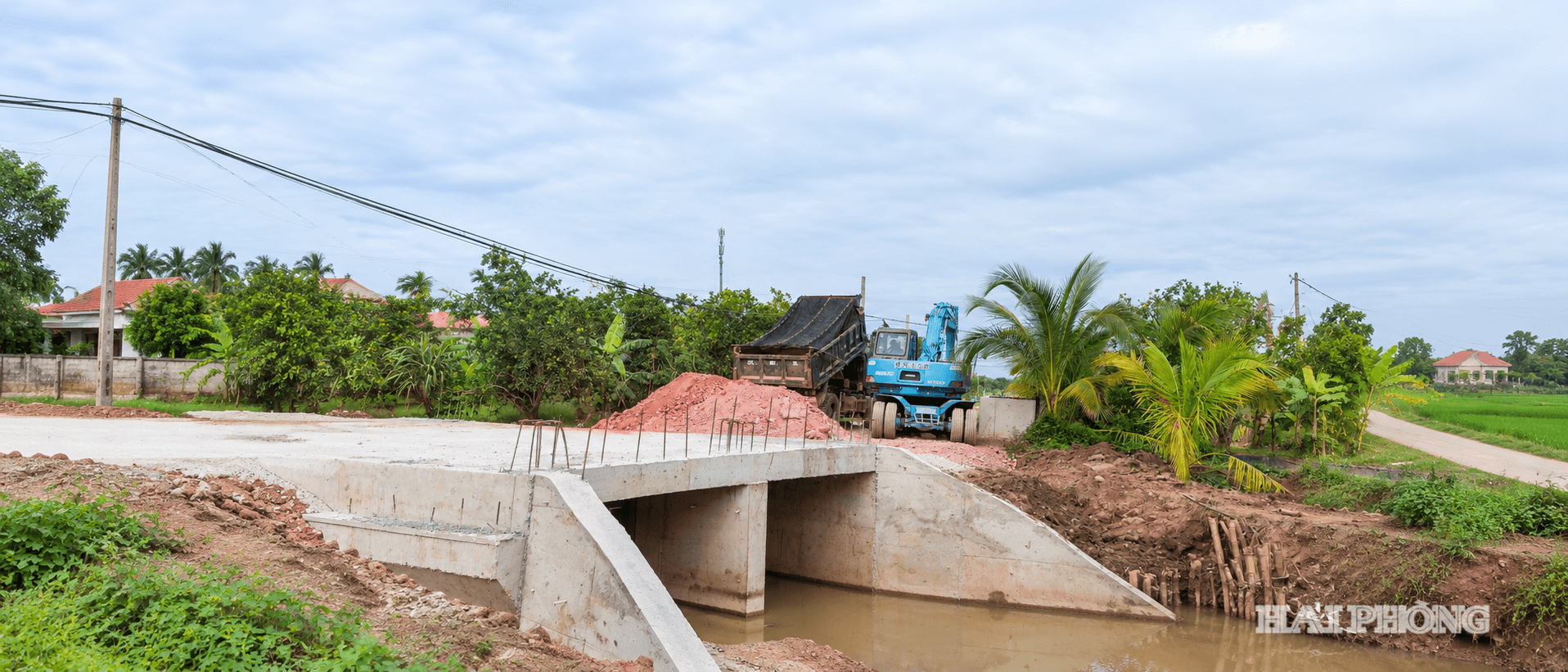Dự án cải tạo đường giao thông ra bến đò Bầu xã Hà Đông đã cơ bản hoàn thiện.