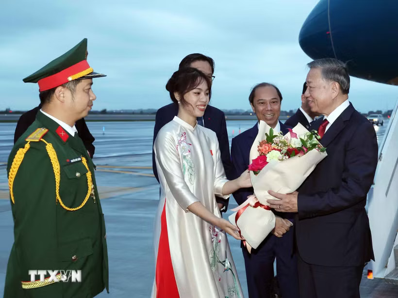 Tổng Bí thư, Chủ tịch nước Tô Lâm đến New York, bắt đầu chuyến tham dự Phiên thảo luận cấp cao Đại hội đồng Liên hợp quốc Khóa 81 và hoạt động song phương tại Hoa Kỳ. (Ảnh: Thống Nhất/TTXVN)