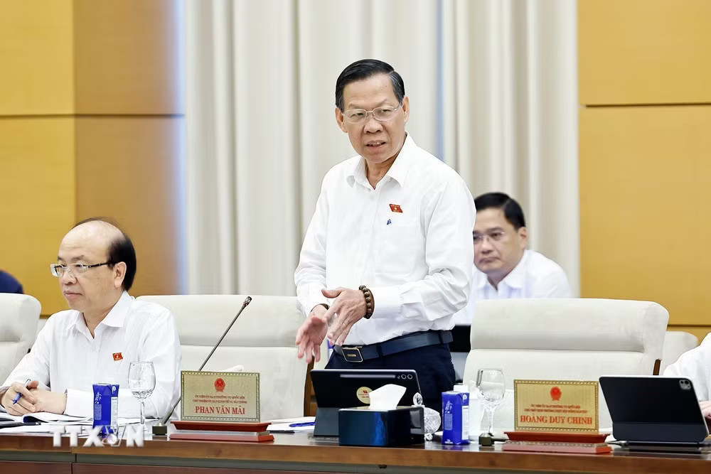 Chủ nhiệm Ủy ban Kinh tế và Tài chính của Quốc hội Phan Văn Mãi phát biểu. (Ảnh: Doãn Tấn/TTXVN) ttxvn-ubtv-quoc-hoi-xem-xet-thong-qua-du-thao-nghi-quyet-ve-chuong-trinh-lap-phap-nam-2027-9038912.jpg