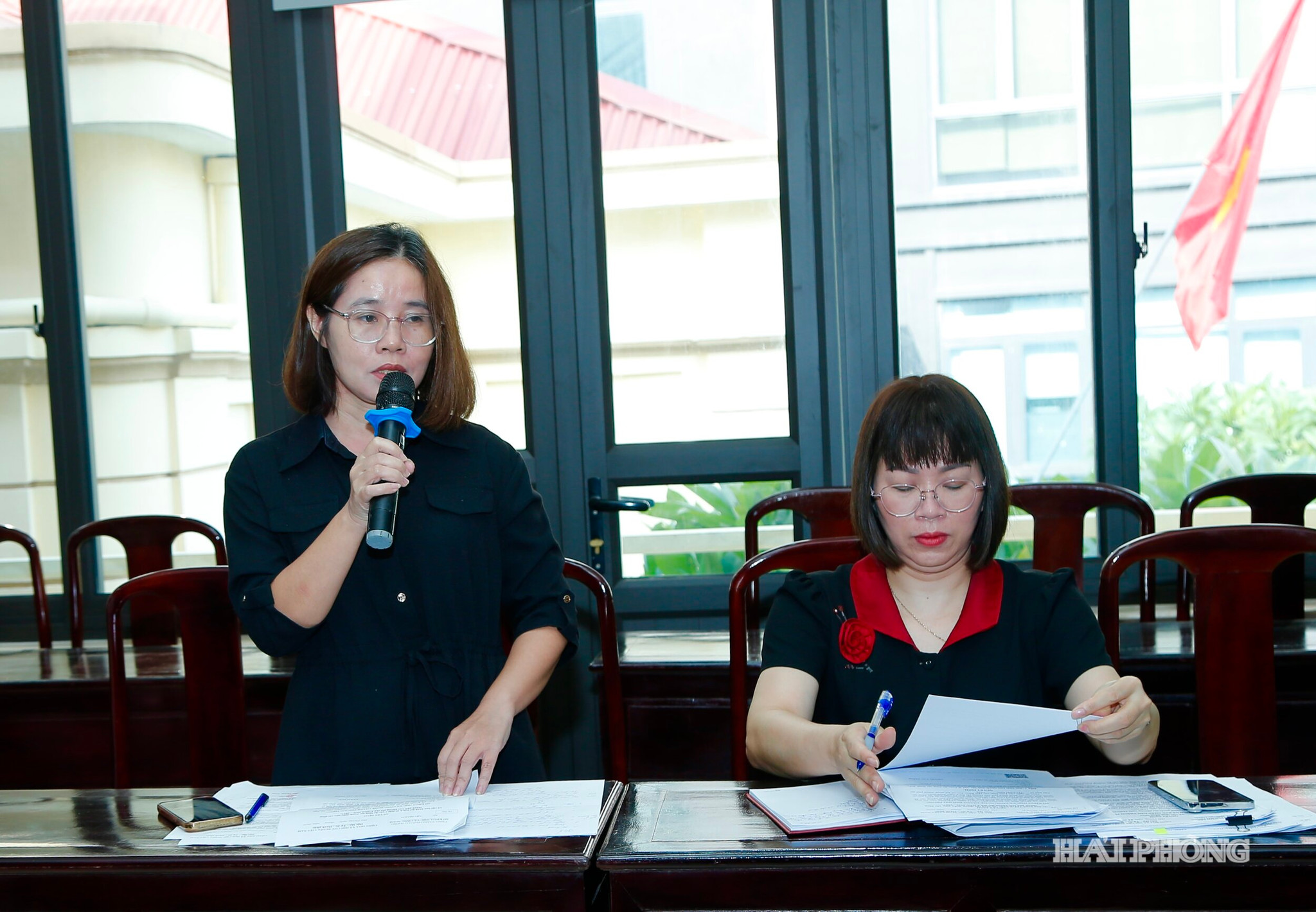 Lãnh đạo Báo và Phát thanh, truyền hình Hải Phòng phát biểu ý kiến tại hội nghị.