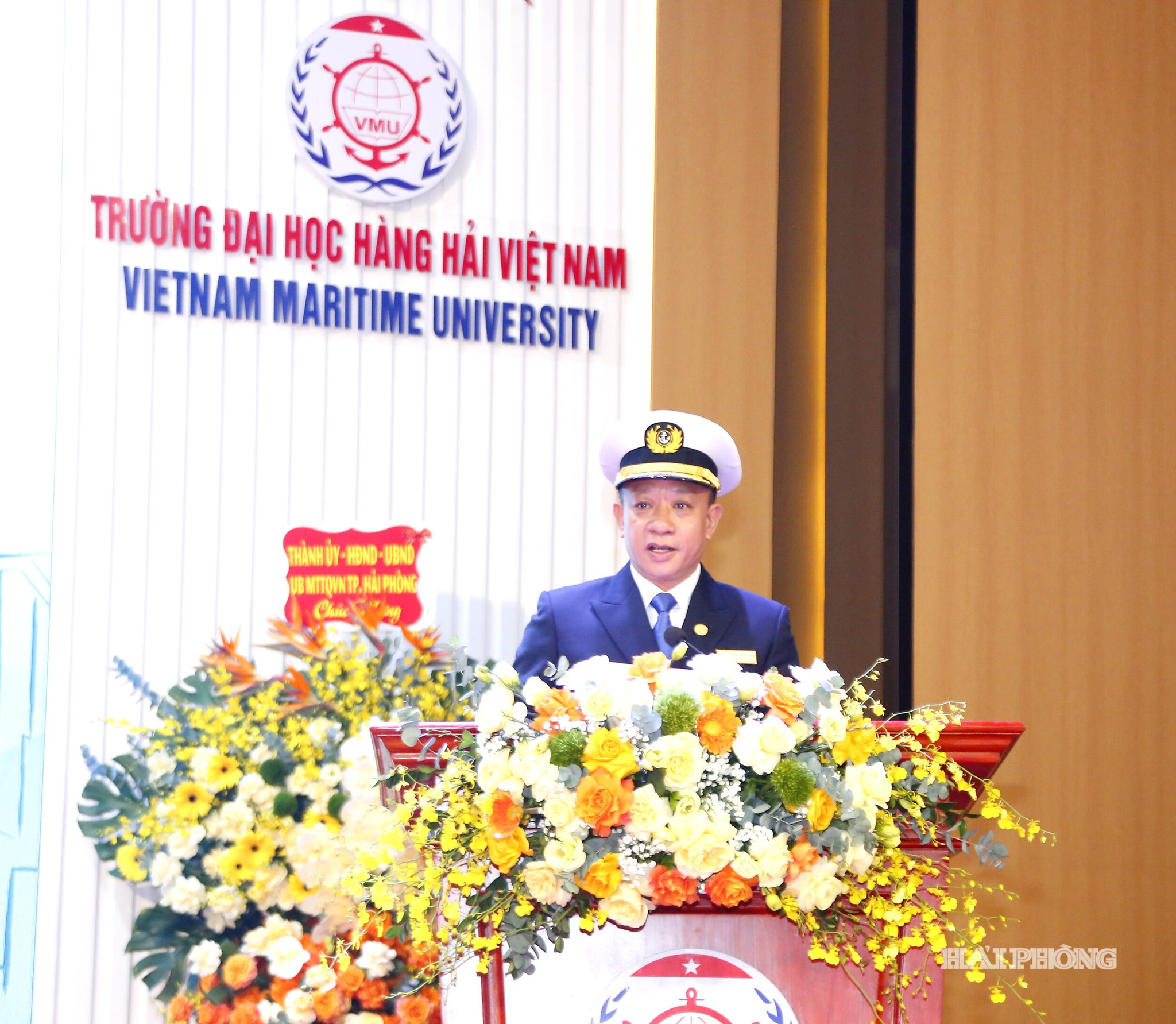 PGS- TS Phạm Xuân Dương, Bí thư Đảng ủy, Hiệu trưởng Đại học Hàng Hải Việt Nam đọc diễn văn khai mạc năm học mới