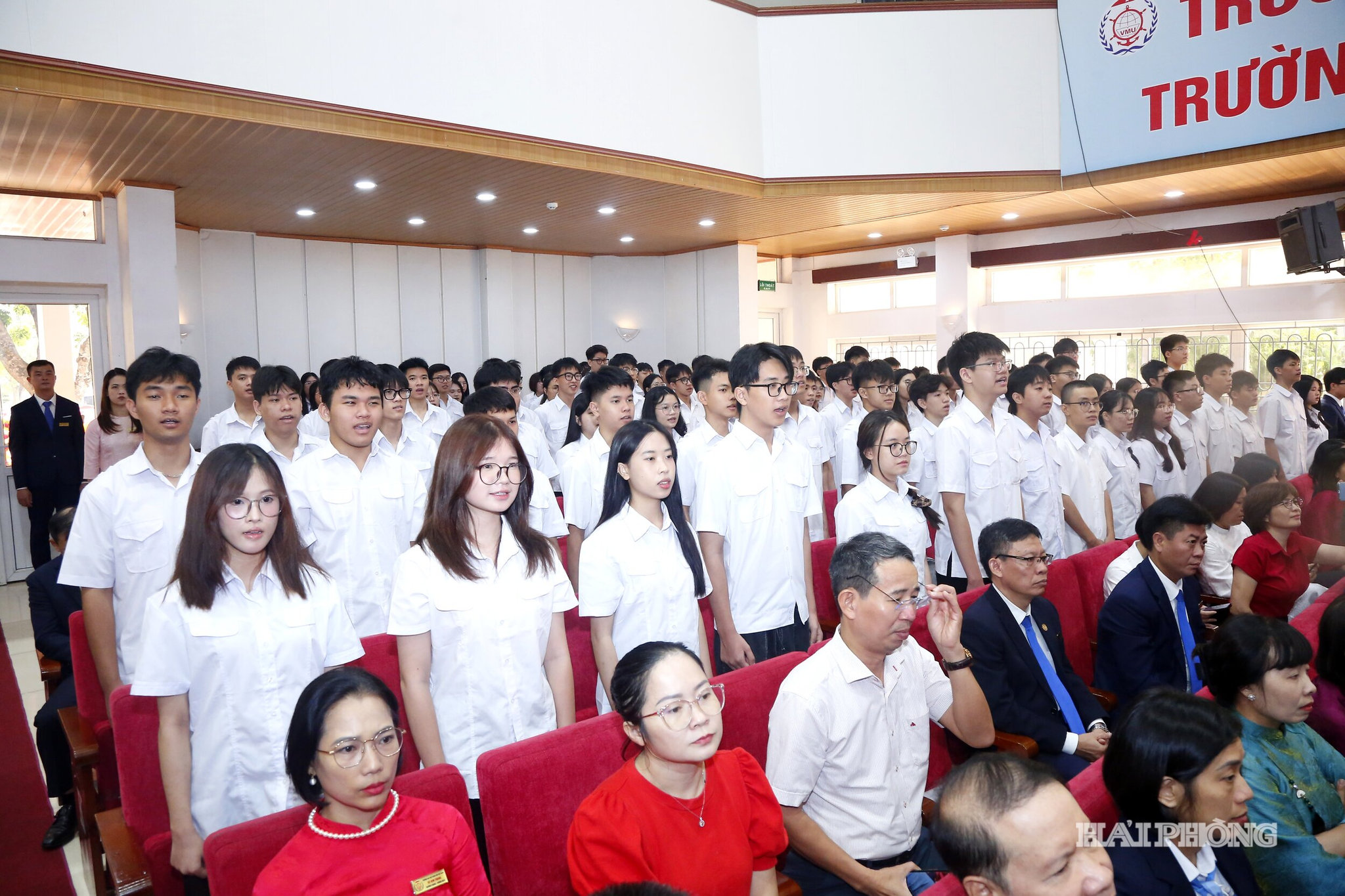 Các sinh viên Khóa 67 tuyên thệ