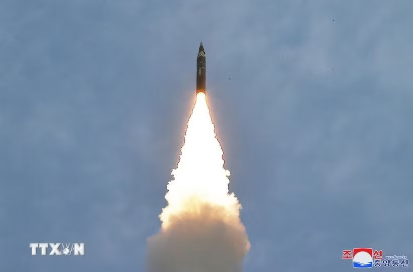 Hình ảnh một vụ phóng thử tên lửa của Triều Tiên. (Ảnh: AFP/TTXVN)