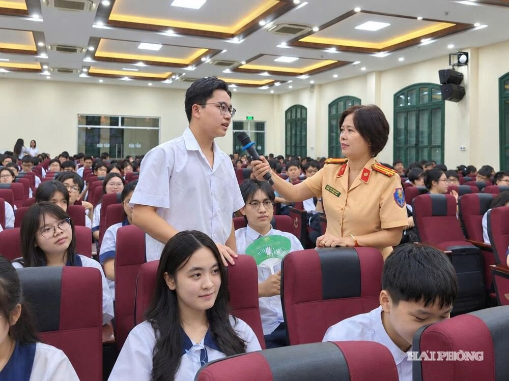 tuyen-truyen-ngo-quyen.jpg
