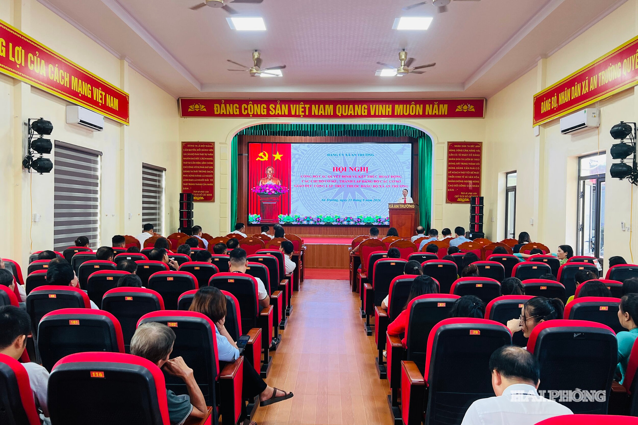 Quang cảnh hội nghị.