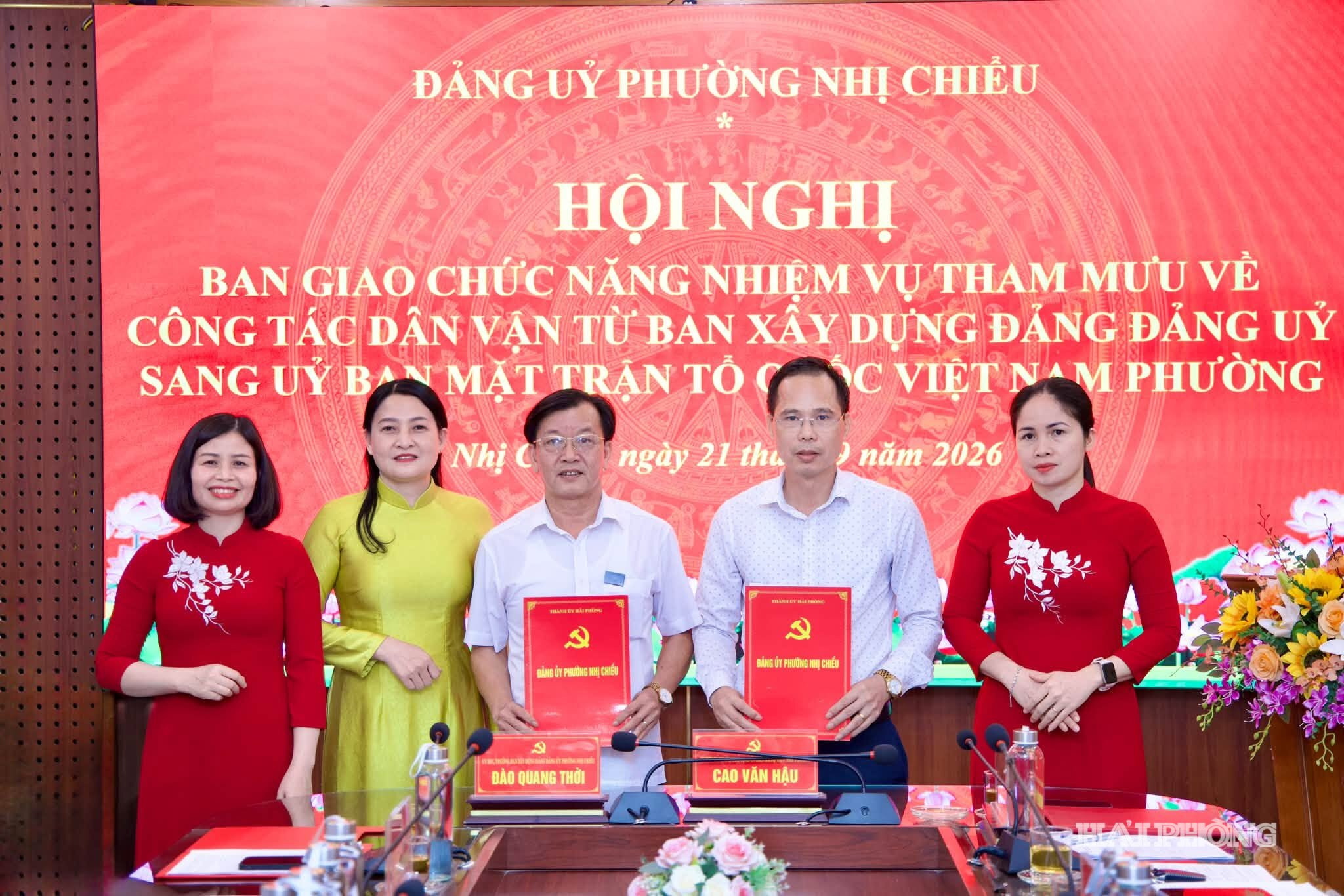 nhi-chieu.jpg