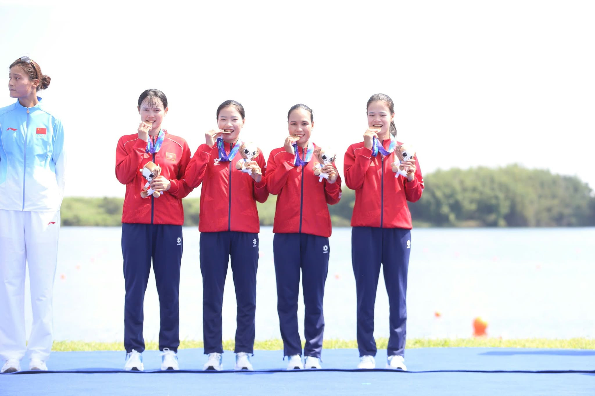 Rowing Việt Nam vượt chông gai, giành HCĐ ASIAD 2026 - Ảnh 1.