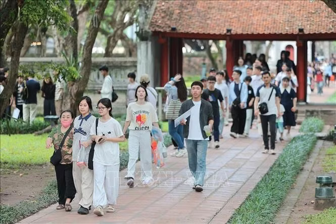 xkemuvqd2fl9h3mgswcwu-_potal-si-tu-thanh-kinh-huong-ve-coi-nguon-tri-thuc-truoc-ky-thi-tot-nghiep-thpt-nam-2026-stand.jpg.avif