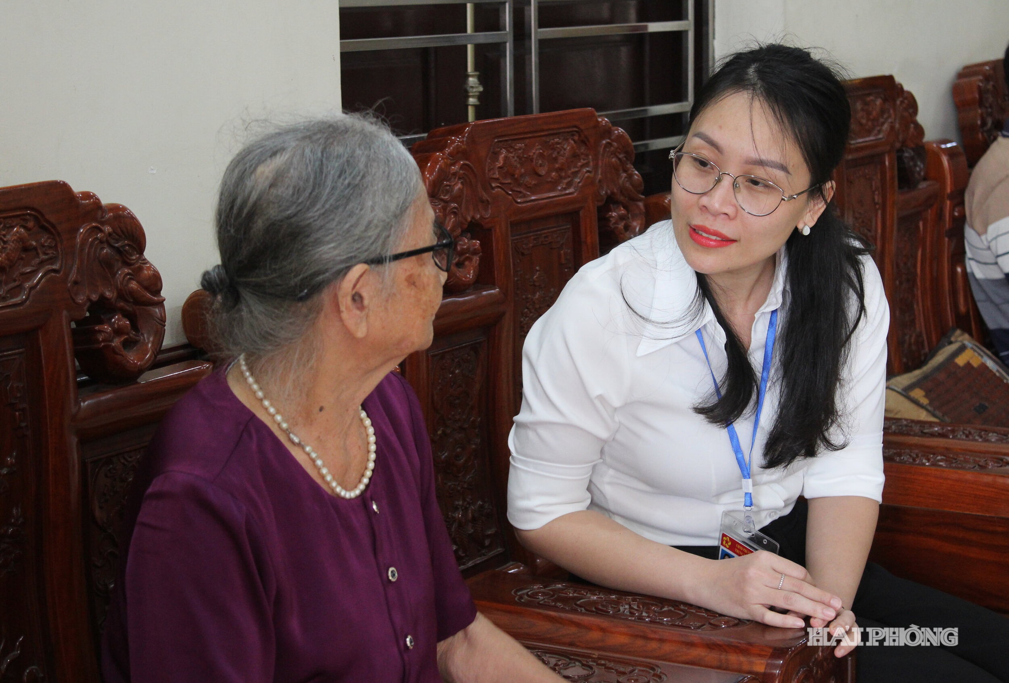 cong-chuc2-44dfd17ea21bec2931516b40b7f84cdc.jpg