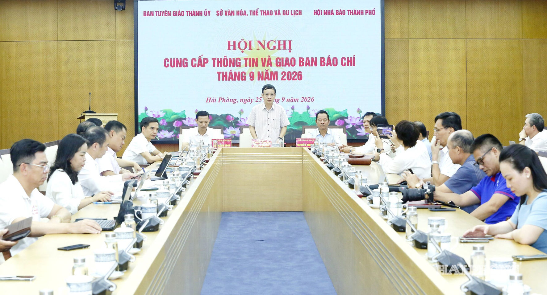 hoi nghi giao ban bao chi 1
