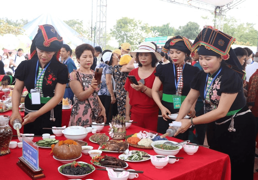 lien-hoan-am-thuc.png