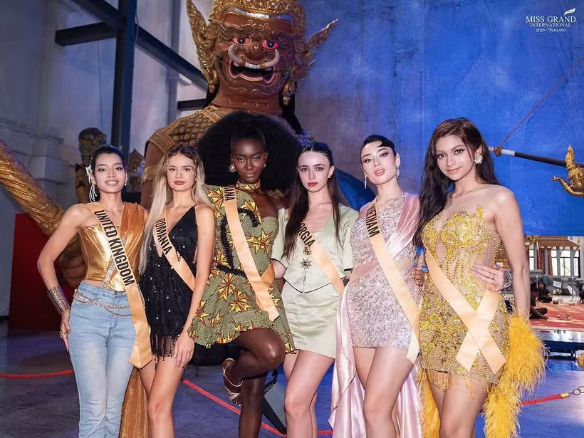 Hoa hậu Emoura Phạm cùng dàn thí sinh Miss Grand International 2026 tham quan và tìm hiểu về 