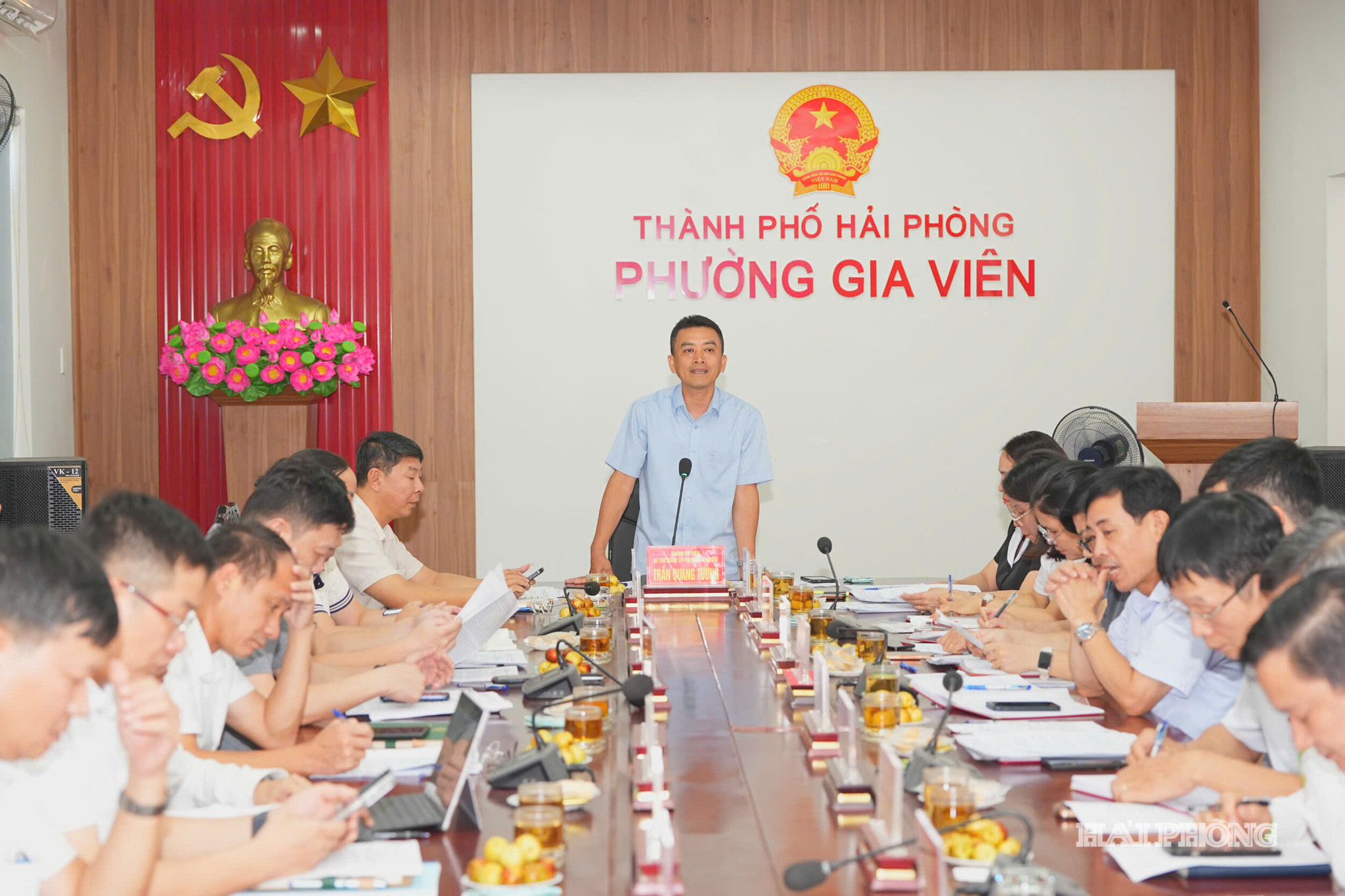 9-thang1.jpg