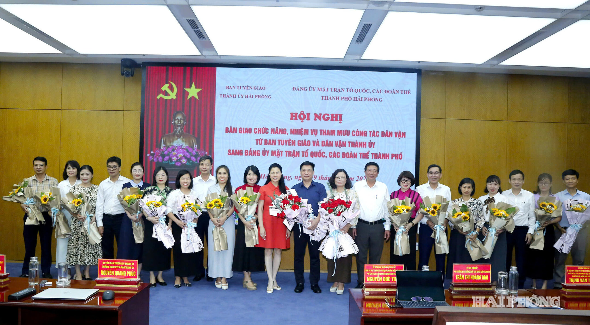 ban-giao-dan-van2.jpg