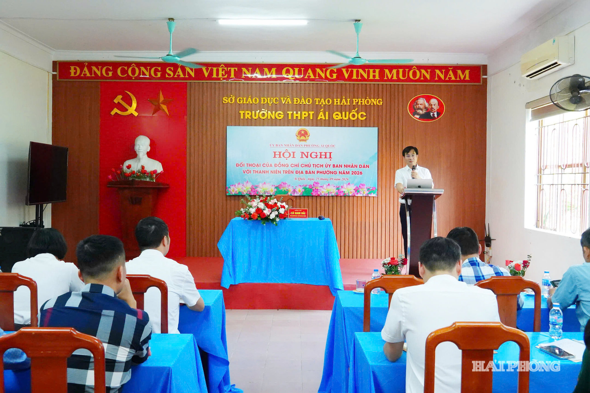 doi-thoai-thanh-nien1.jpg