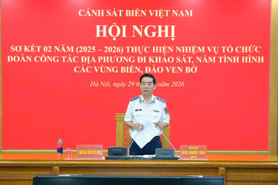 trung-tuong-bui-quoc-oai-chinh-uy-canh-sat-bien-viet-nam-chu-tri-tai-diem-cau-ha-noi(1).jpg