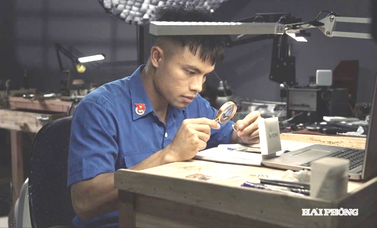 nhan-doc-ban(1).jpg