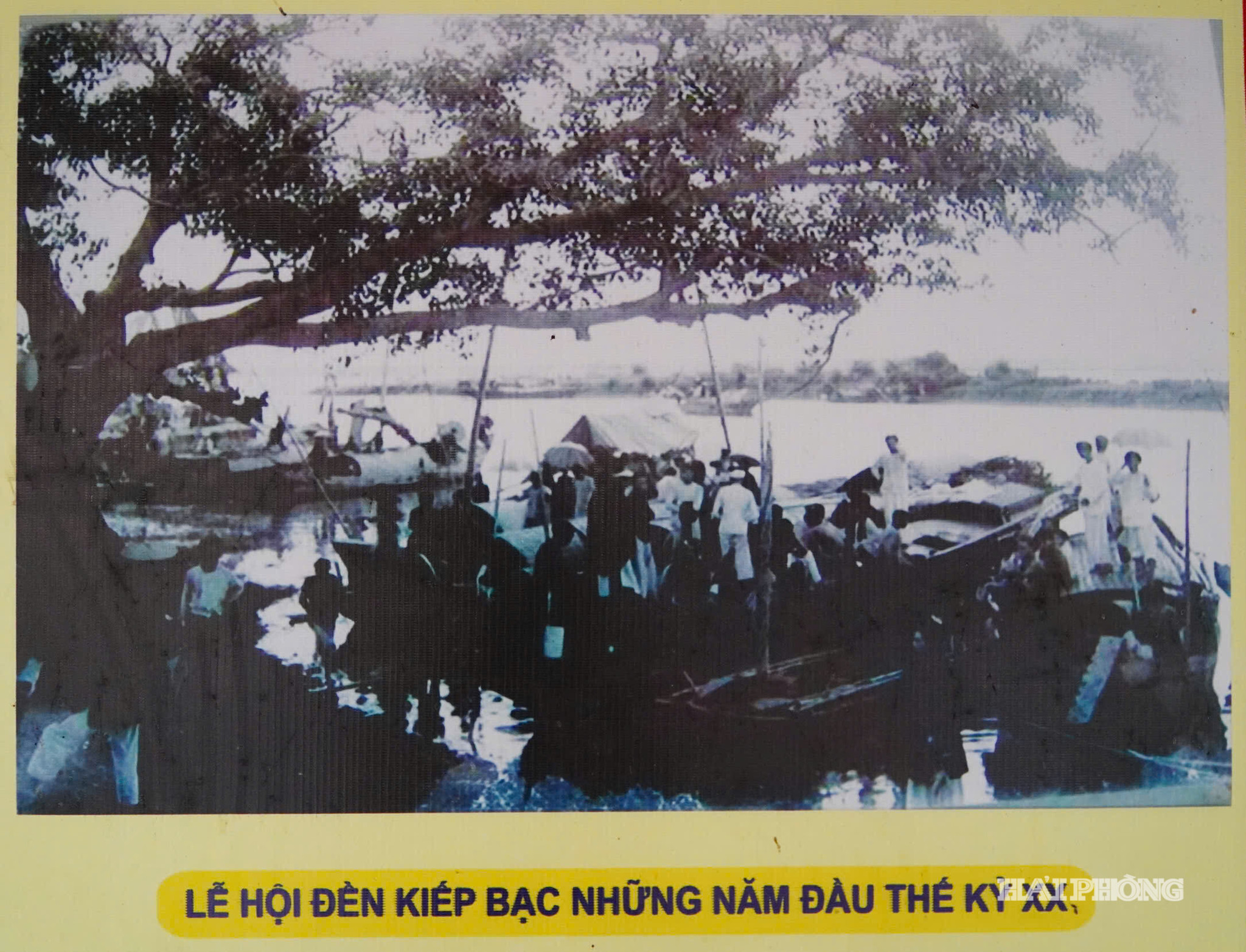 le-hoi.jpg