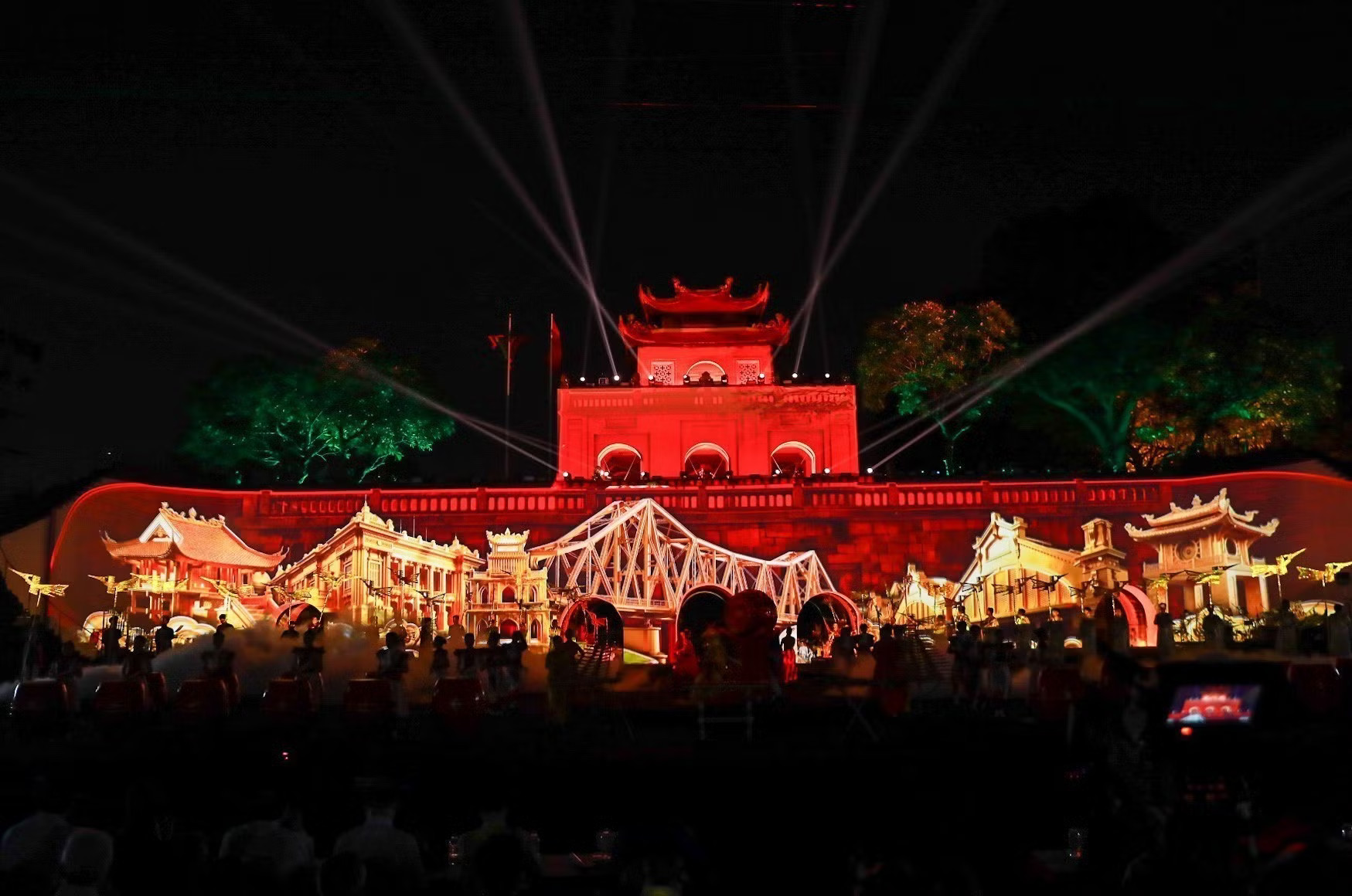 vna-potal-khai-mac-le-hoi-van-hoa-the-gioi-tai-ha-noi-lan-thu-hai-muon-sac-mau-cung-hoi-tu-9061337.jpg