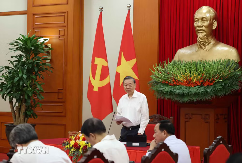 ttxvn_tong-bi-thu-chu-tich-nuoc-lam-viec-voi-ban-chinh-sach-chien-luoc-trung-uong-9059750-4.jpg