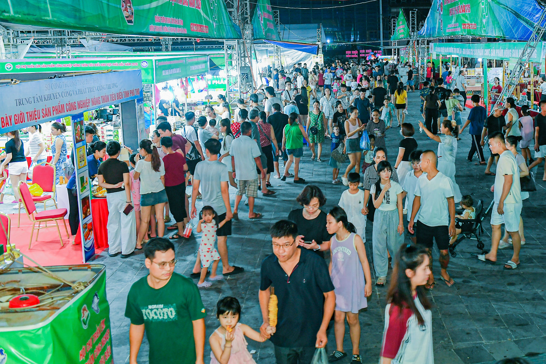 hoi-cho-cong-nghiep-nong-thon-8e993bc1bba0f3e1ef620d02f395bba9.jpg