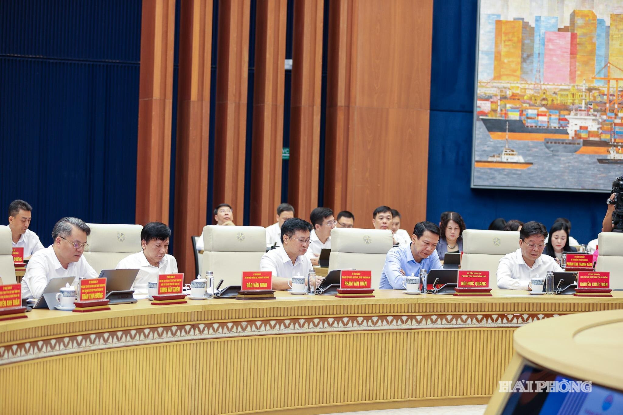 Các đại biểu dự hội nghị.