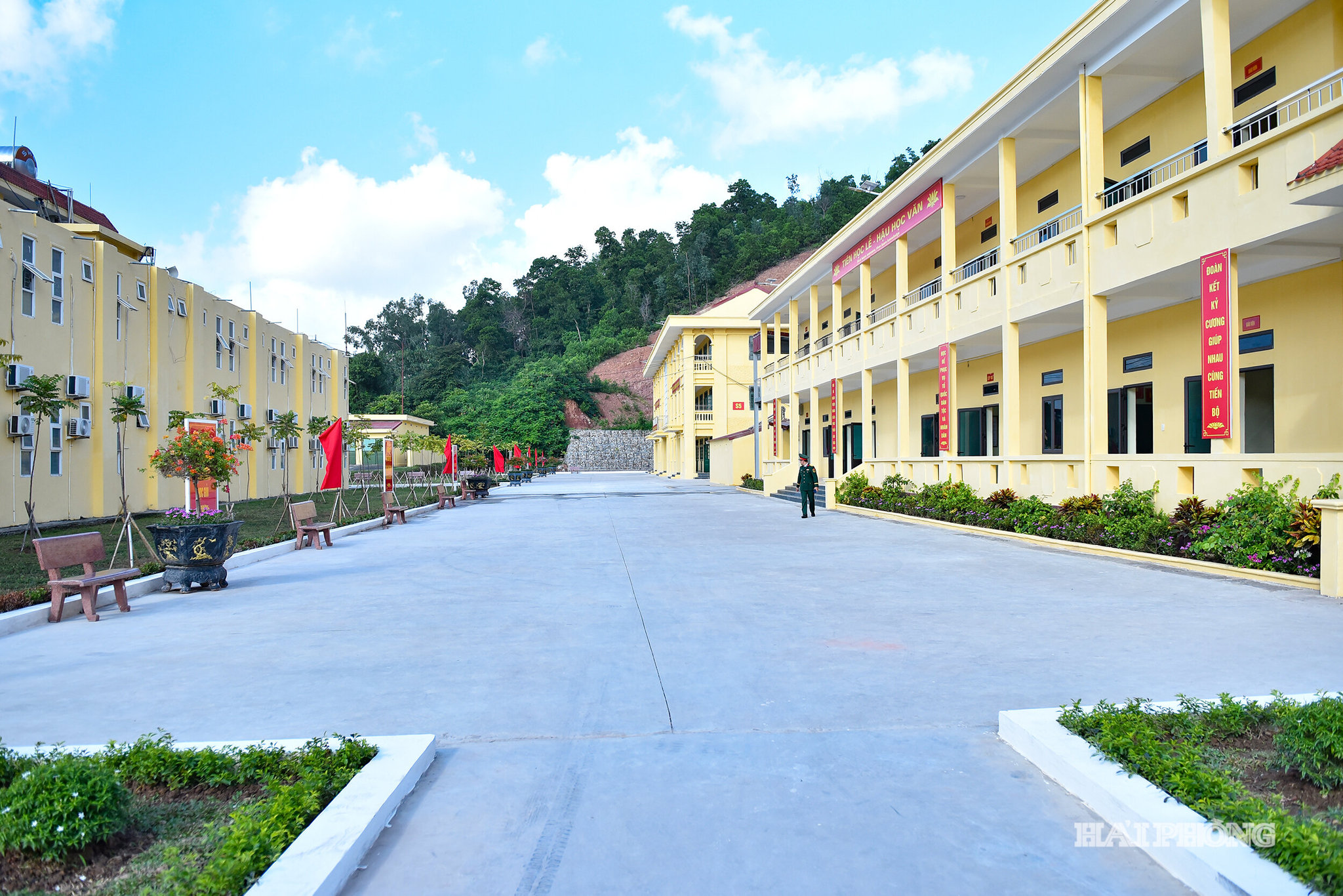 truong thieu sinh quan4