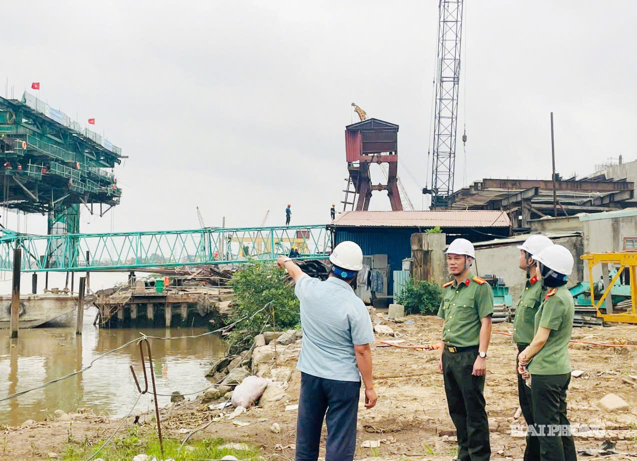 cong-an-thanh-pho-1-.jpg
