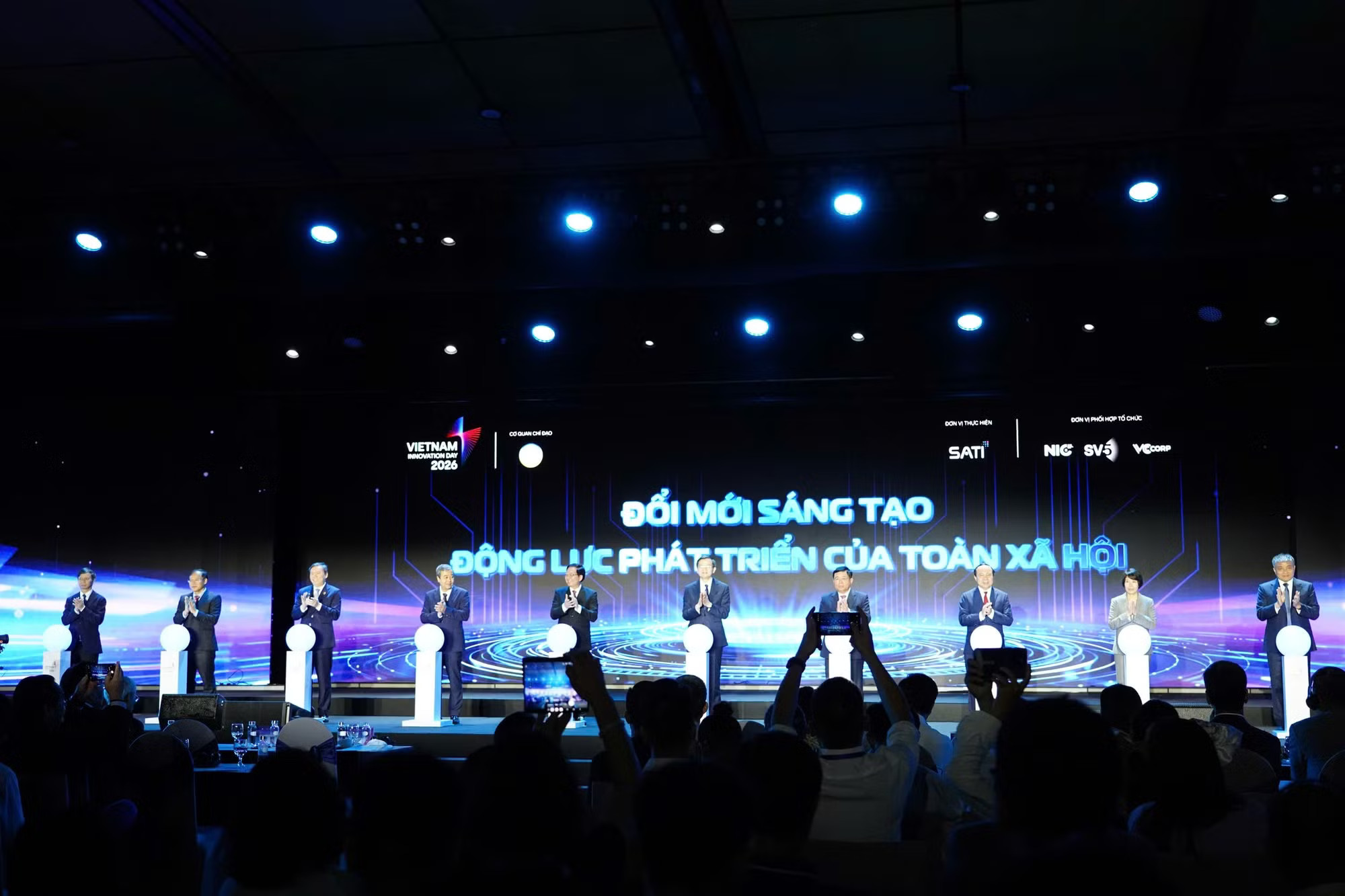 media3.baotintuc.vn-images-fumkfqizsetcsjsfxcdhuqvvsb7bvgk1f9hh-zpu3dvtmwciuhoqr7qaqfmvjmnq3w4txgdyns4cpmjny9nyia-_phatdongdoimoisangtao041026.jpg.avif