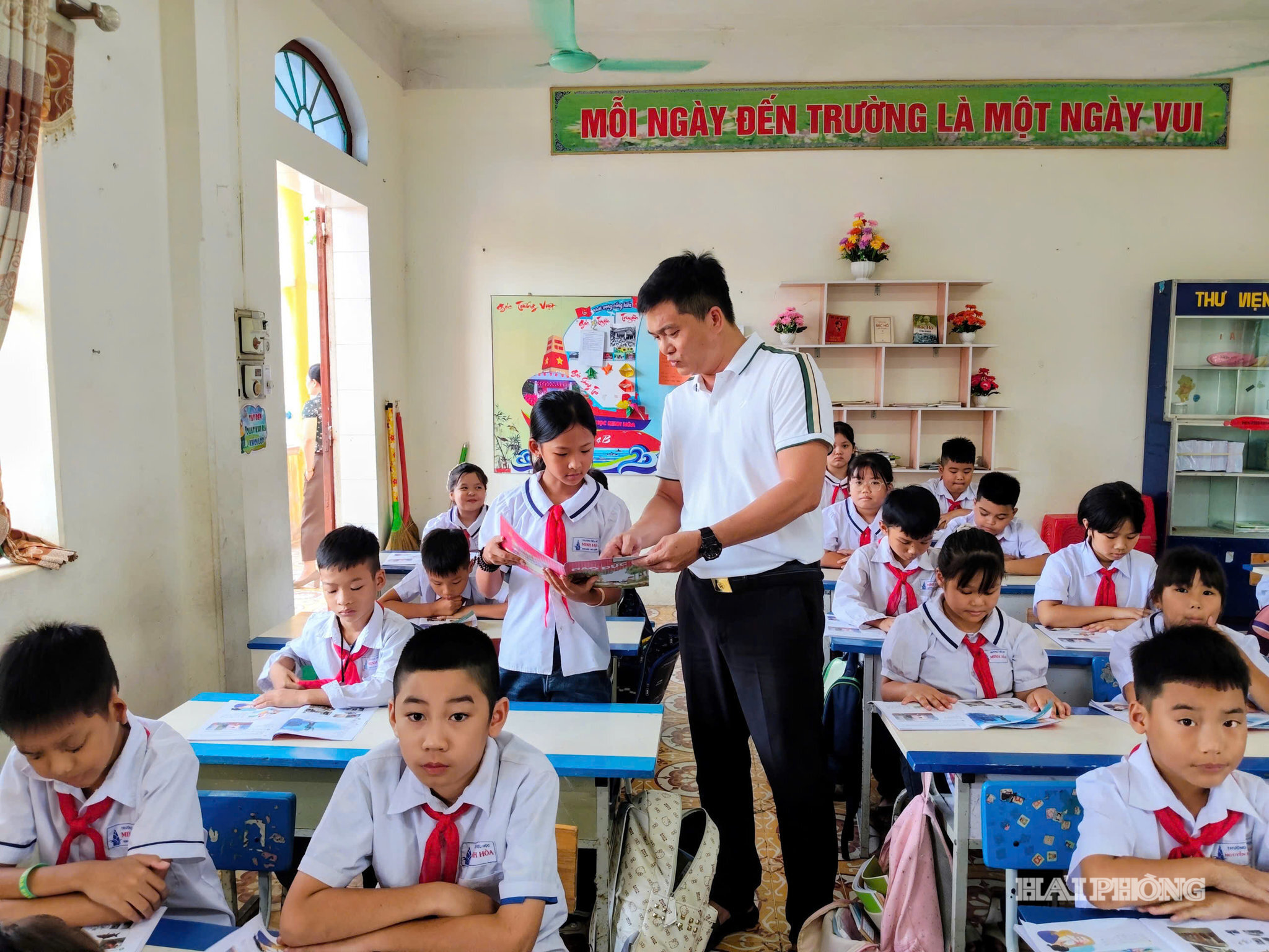 giao-vien-1-8d4ab13d4a14b1cbe331172176e839e0.jpg