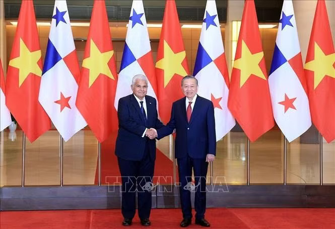 media3.baotintuc.vn-images-tyyp8p8sxcuok8rwrmyjntp_6k10ryogn_epyk6a9q7mi2fzgvhpm4u7np_oo5ucpzshtpclrqnub5ylixwlla-_tong-thong-panama-2574.jpg.avif