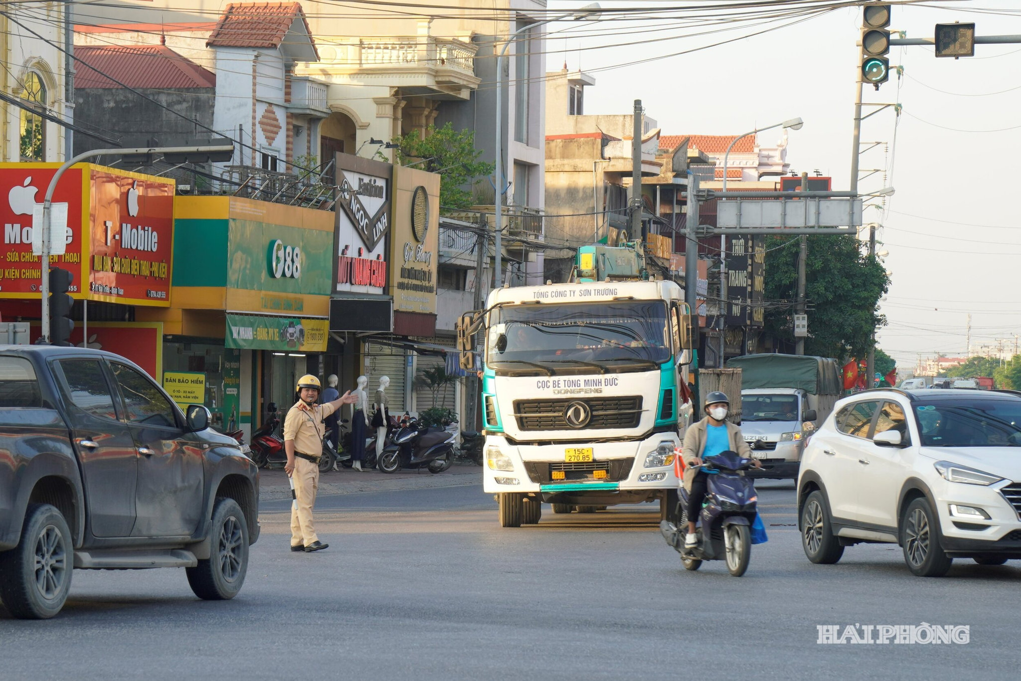 canh-sat-giao-thong.jpg