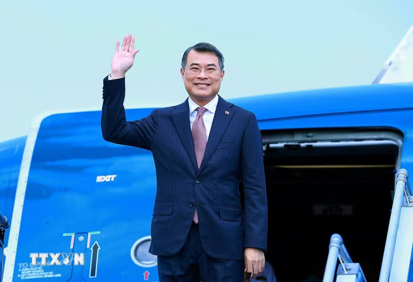 Thủ tướng Lê Minh Hưng rời Thủ đô Hà Nội sang thăm chính thức Cộng hòa Dân chủ Nhân dân Lào và Vương quốc Campuchia. (Ảnh: Dương Giang/TTXVN)