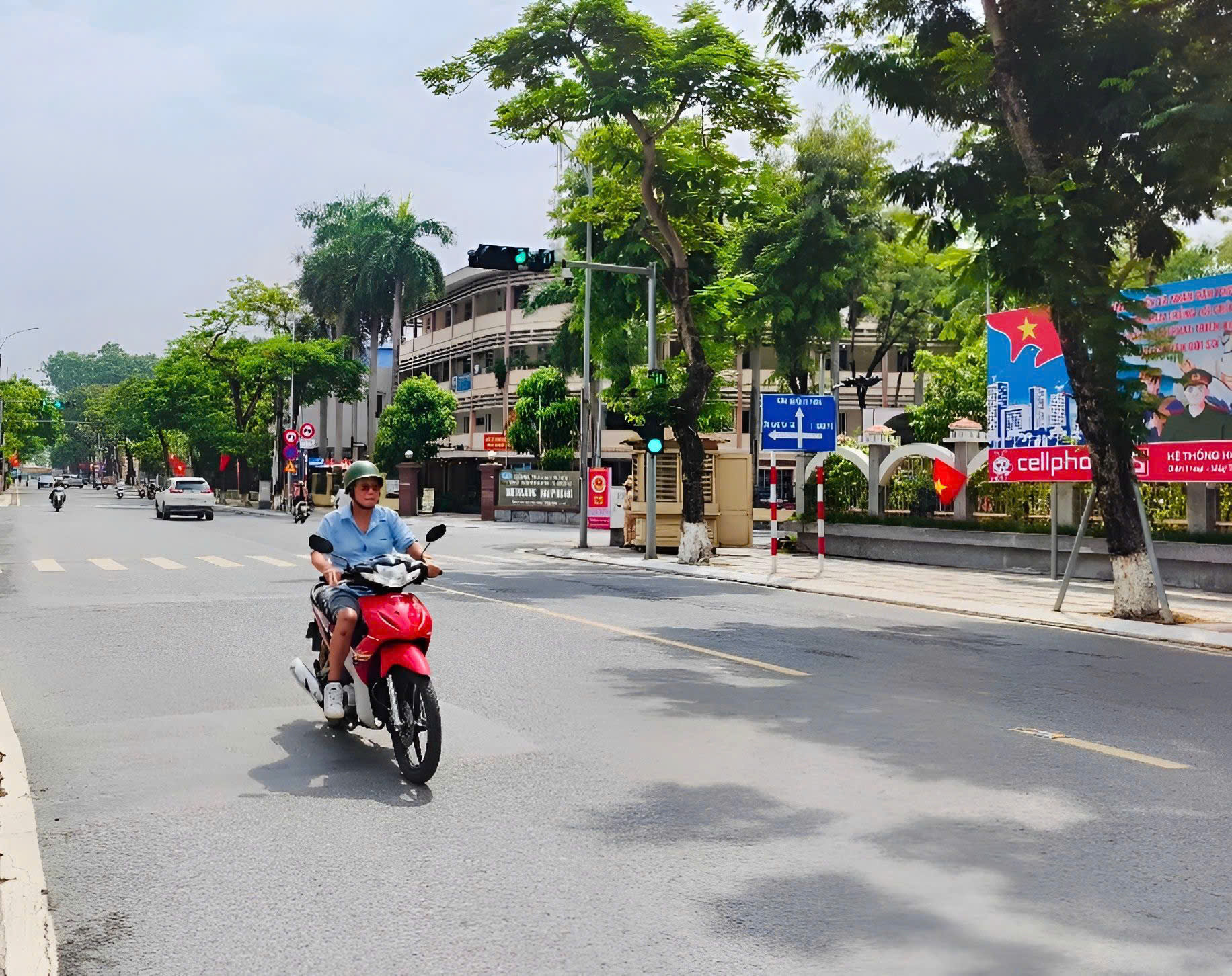 duong-dinh-tien-hoang-5b1ad0fe021f9dcefd780e022d1400e3.jpg