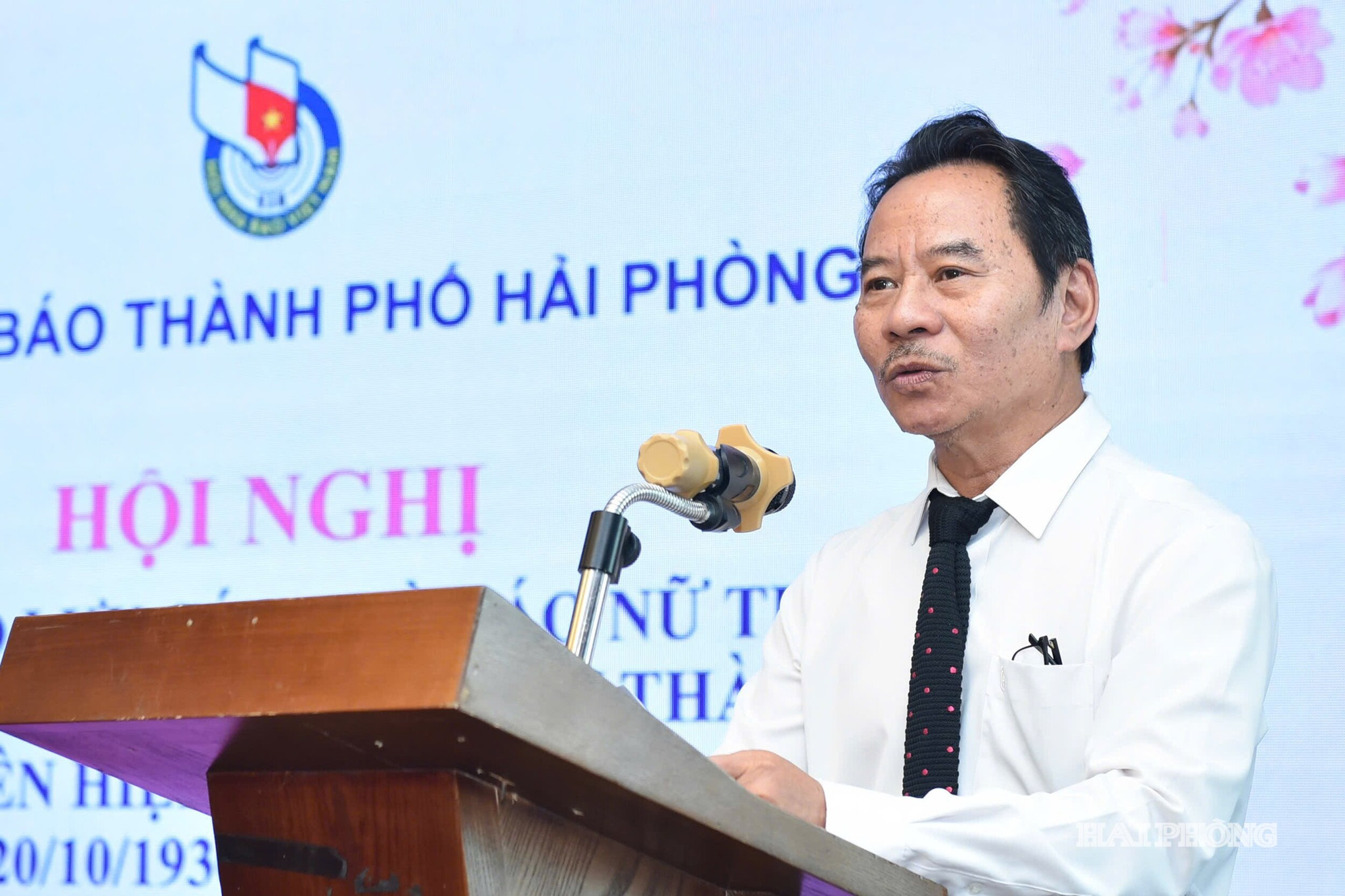 hoi-nha-bao2.jpg