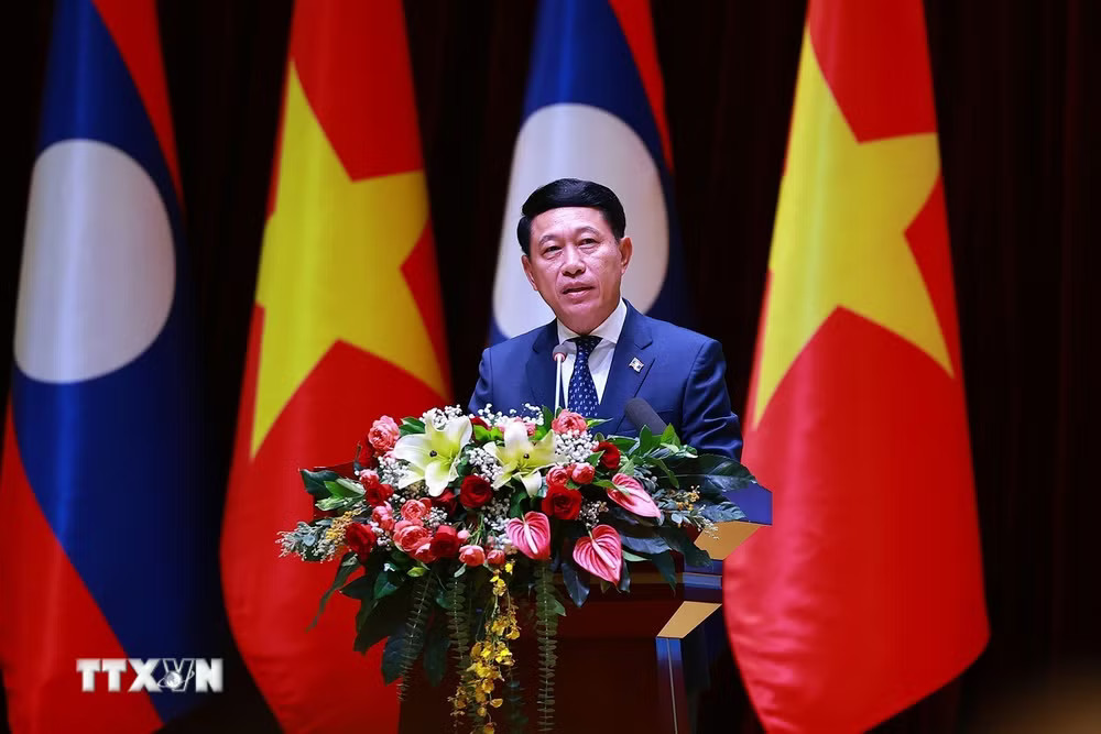 ttxvn_thu-tuong-le-minh-hung-va-thu-tuong-lao-saleumxay-kommasith-dong-chu-tri-hoi-nghi-xuc-tien-dau-tu-viet-nam-lao-1740.jpg